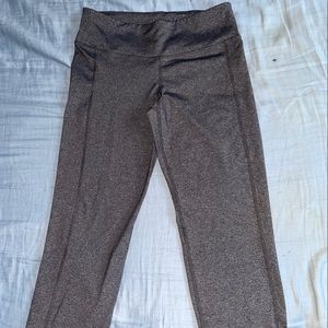 grey capri leggings!